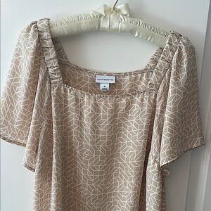 Liz Claiborne Cream Ruffled Short Sleeve Blouse/Square neckline